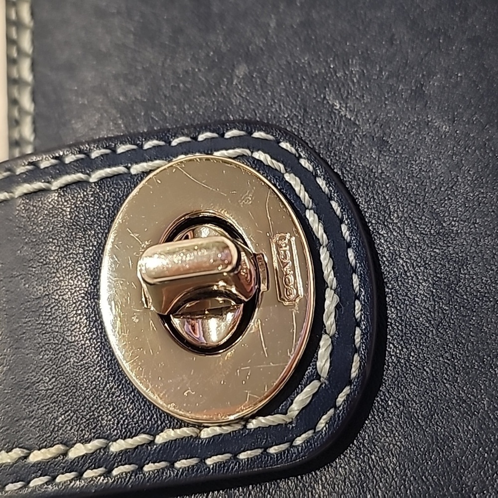 Coach navy blue leather wallet clasp closure multiple car slots - Picture 7 of 11